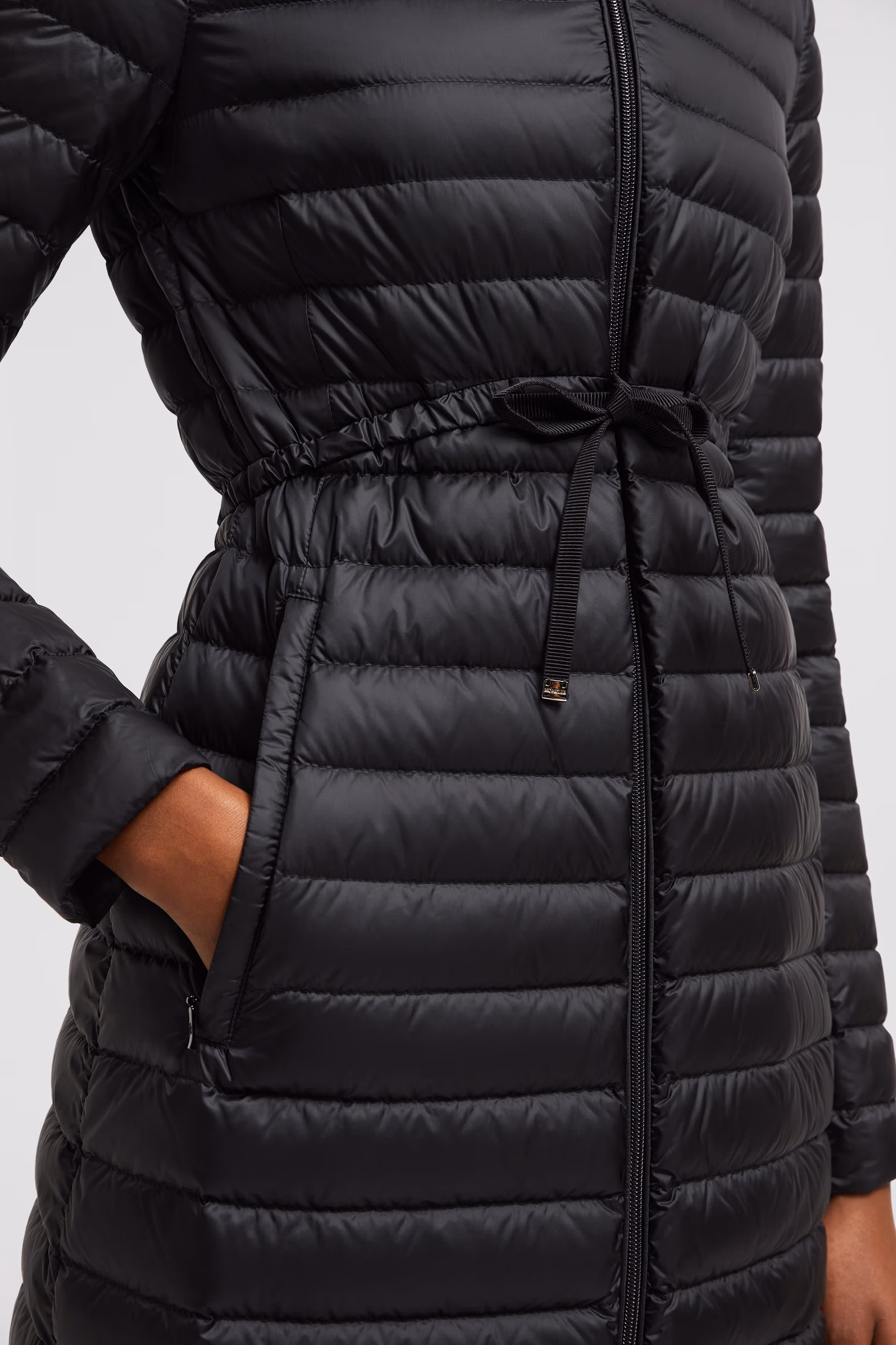 Doudoune longue à capuche ajustée et évasée Barbel Femmes Noir Moncler 6